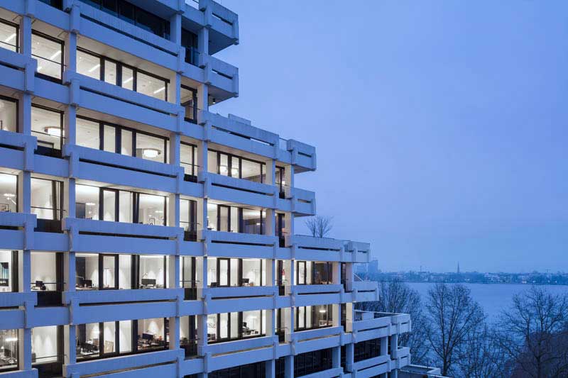new office design for an internationally active law firm in hamburg blue office design